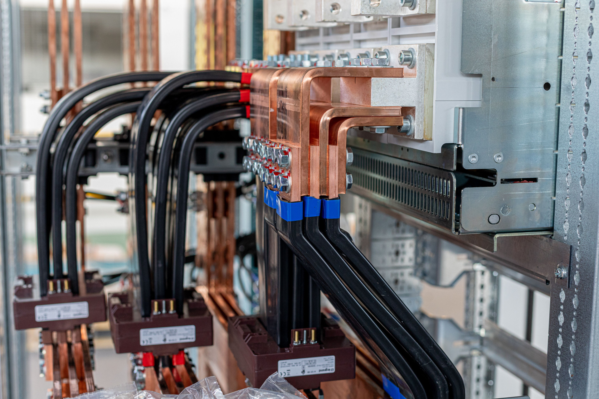 شینه در تابلوهای برق صنعتی Busbar in Industrial Electrical Panelsسازه گستر پایتخت-علی جدید