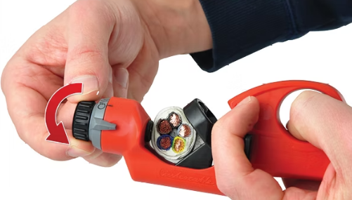 سازه گستر پایتخت تامین کننده محصولات اینترکیبل ABI1 cable stripper for Ø4.5-29mm