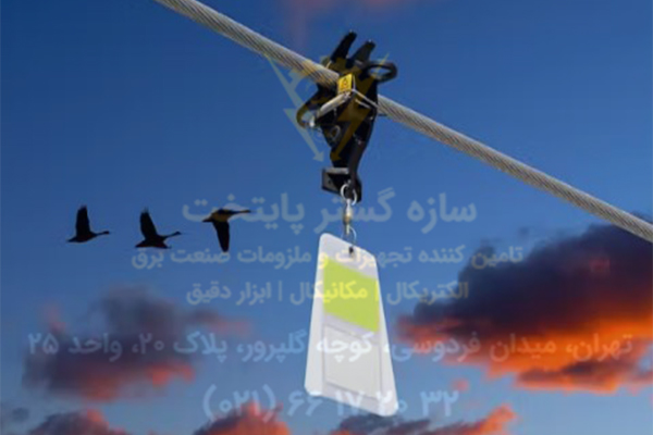 ابزاری به نام پرنده‌پران (Bird Diverter یا Bird Spike) به‌عنوان یکی از راهکارهای استاندارد و اثبات‌شده برای کاهش مشکلات ناشی از تجمع پرندگان اهمیت ویژه‌ای پیدا کرده است. سازه گستر پایتخت تولید کننده پرنده پران در ایران